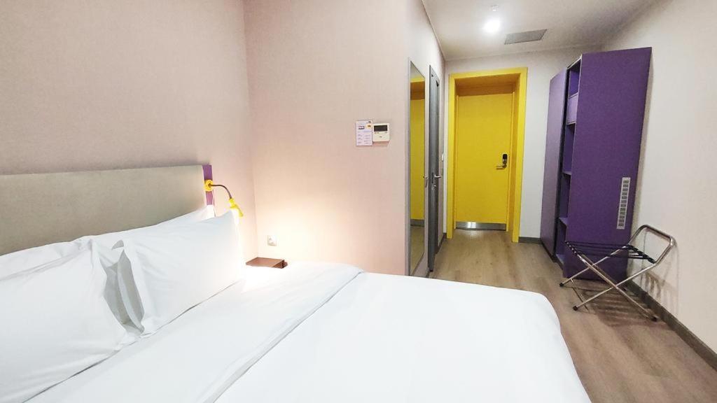 City Hotel שימקנט מראה חיצוני תמונה